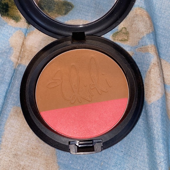 LIMITED EDITION MAC x RIHANNA bronzer and blush! - Picture 3 of 3
